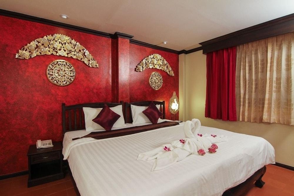 Pl Guesthouse Patong Esterno foto