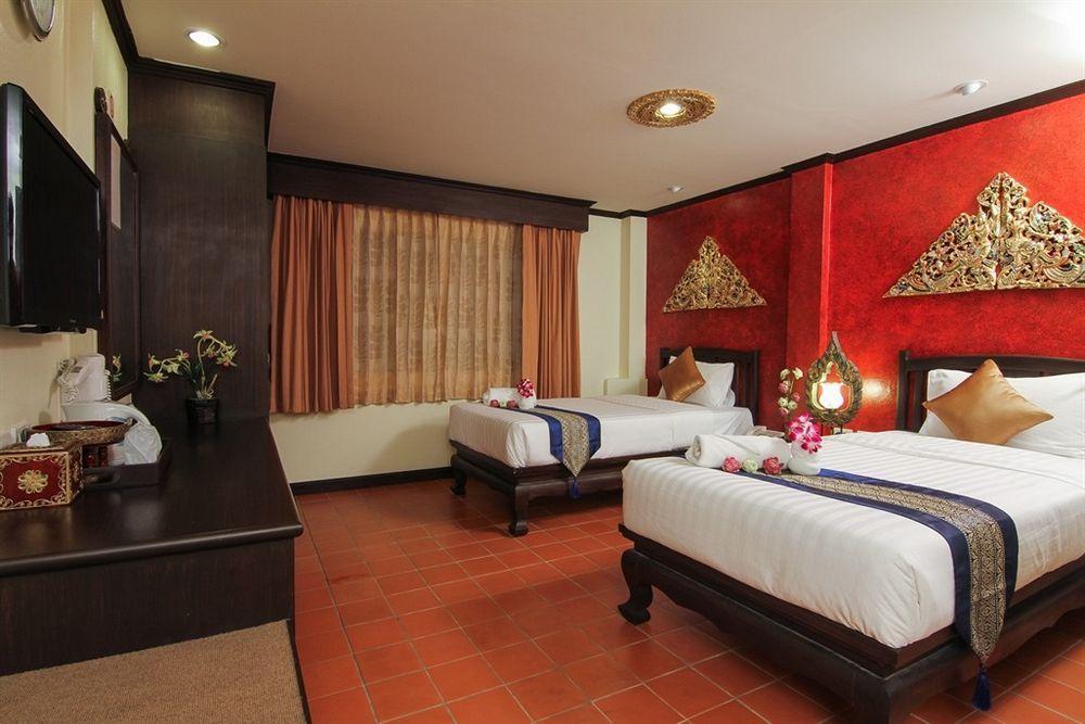 Pl Guesthouse Patong Esterno foto