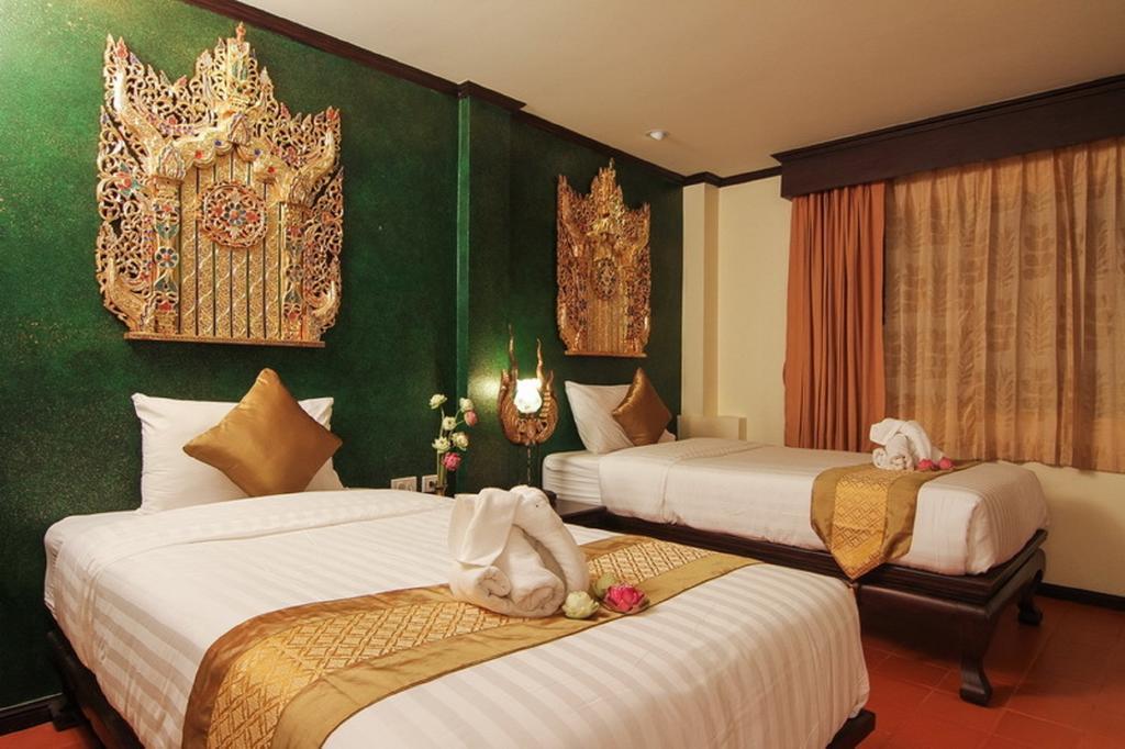Pl Guesthouse Patong Esterno foto