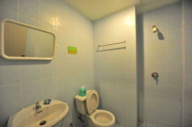 Pl Guesthouse Patong Esterno foto