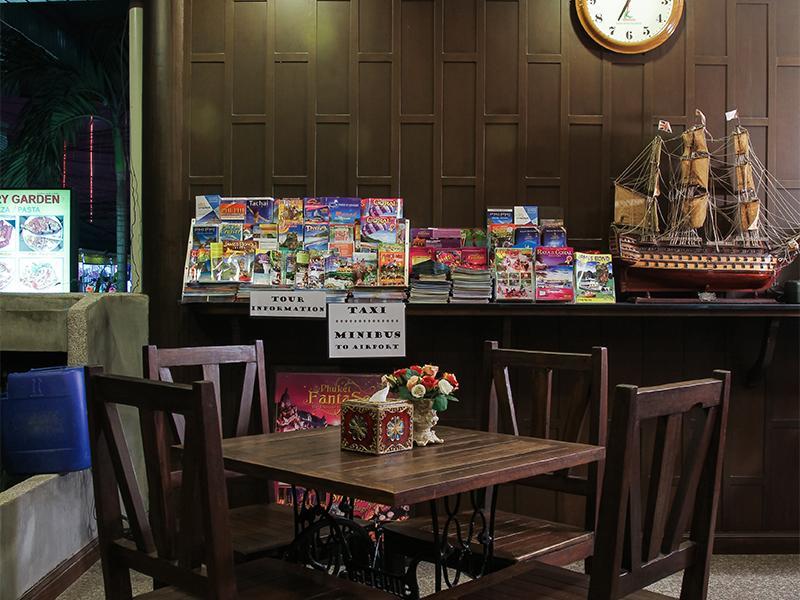 Pl Guesthouse Patong Esterno foto