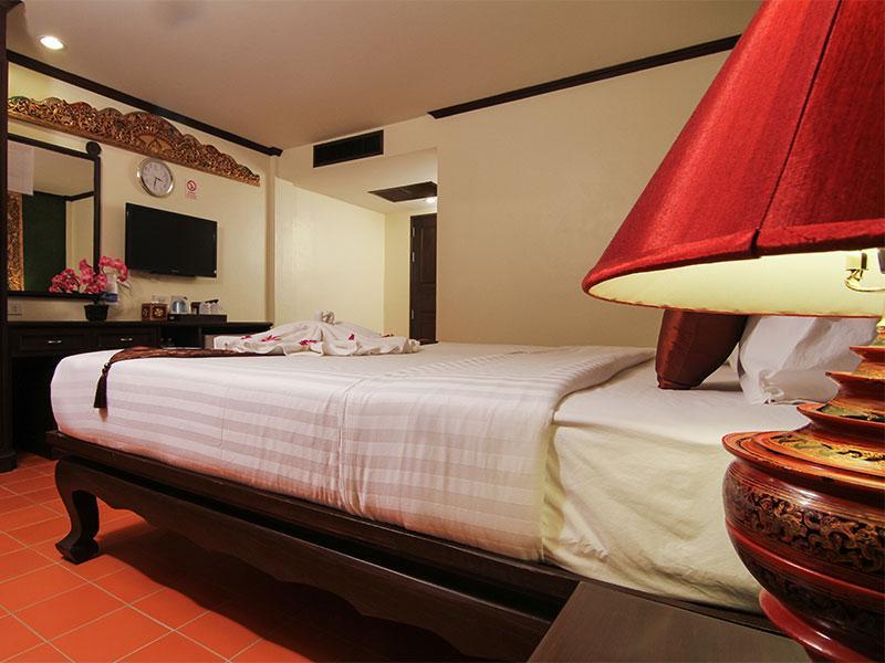 Pl Guesthouse Patong Esterno foto
