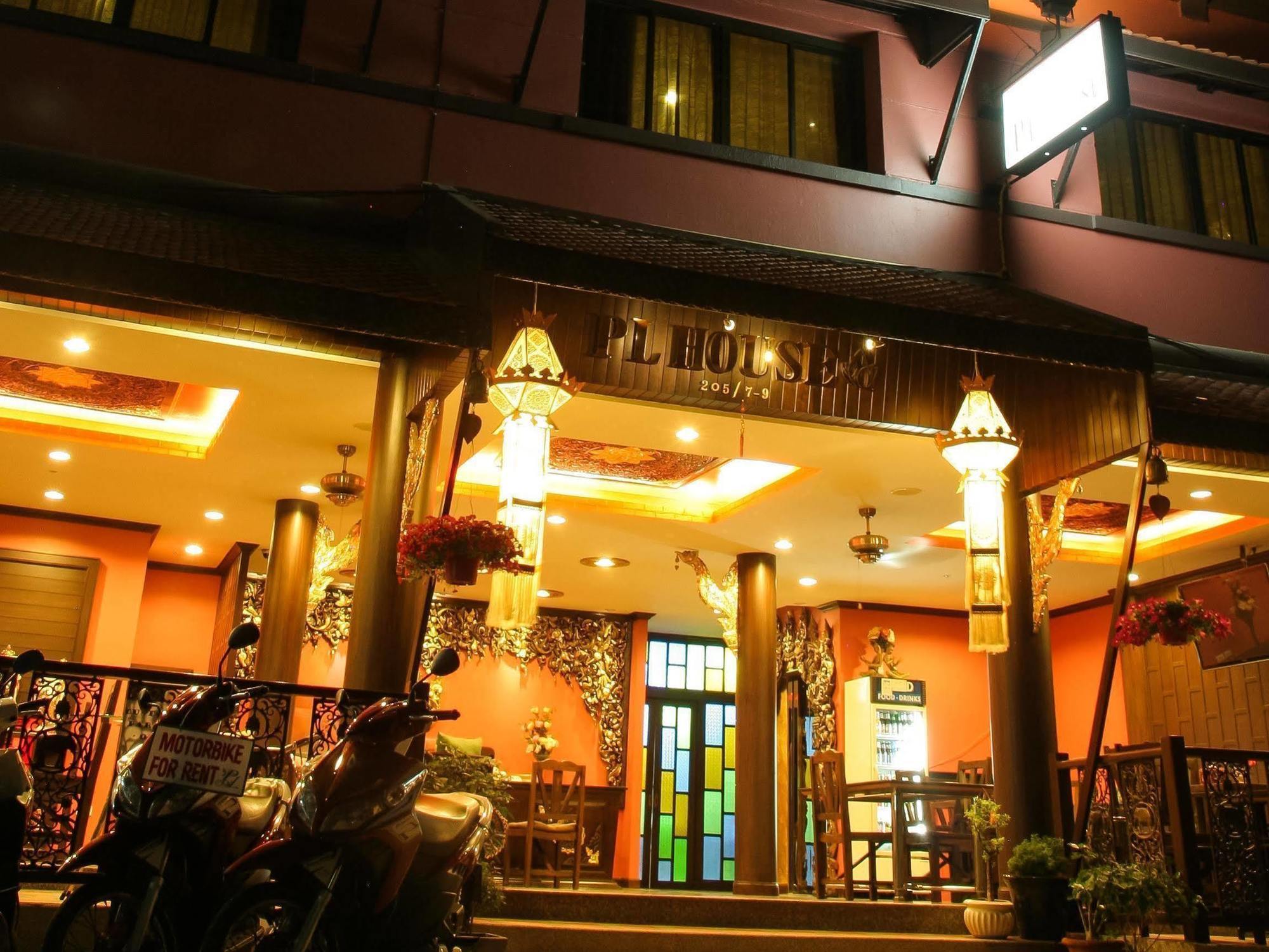 Pl Guesthouse Patong Esterno foto